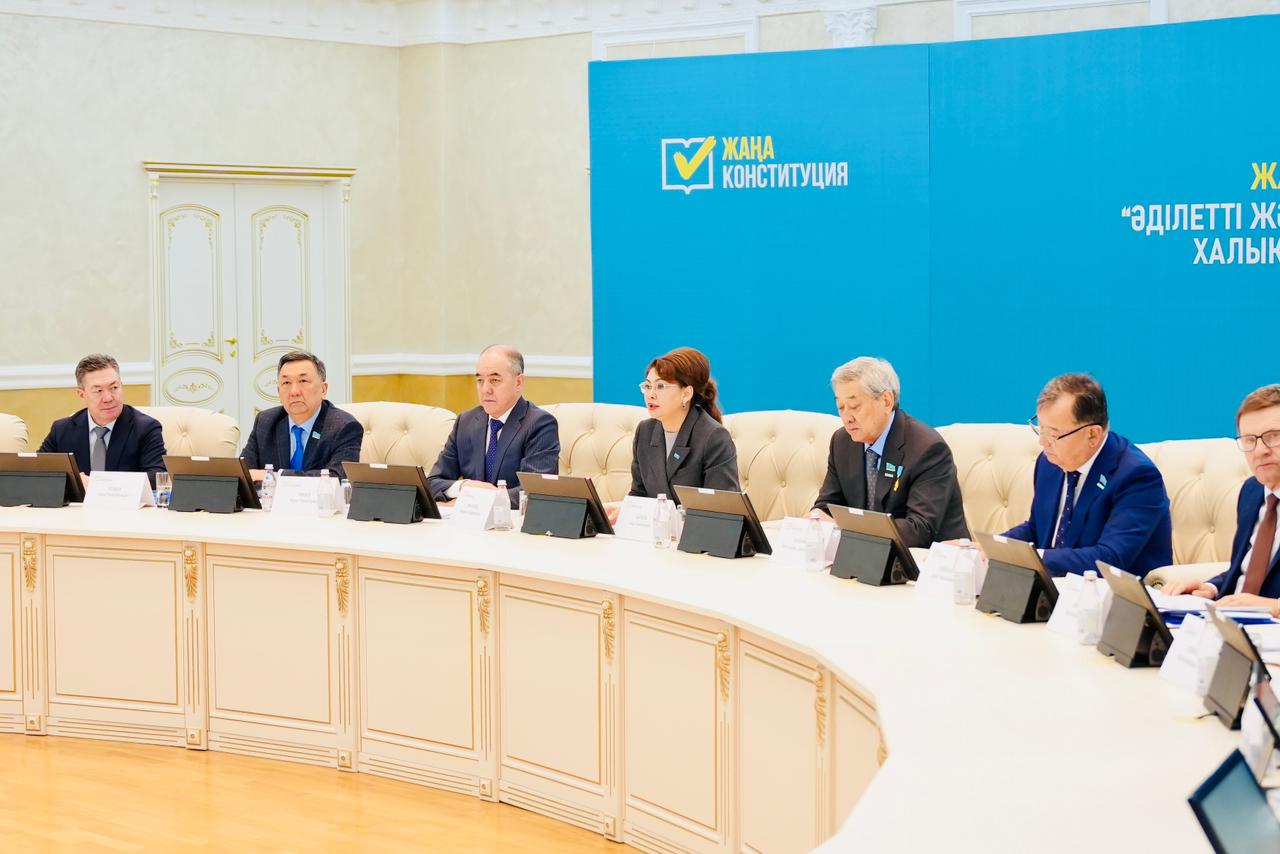 Batys Qazaqstan oblysynda Ata zań jobasynyń jańashyldyqtary men basymdyqtary túsindirildi