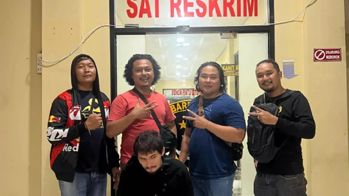 Atyraýdaǵy erli-zaıyptynyń ólimi: Kúdiktini ustaý sátinen foto-vıdeo jarııalandy