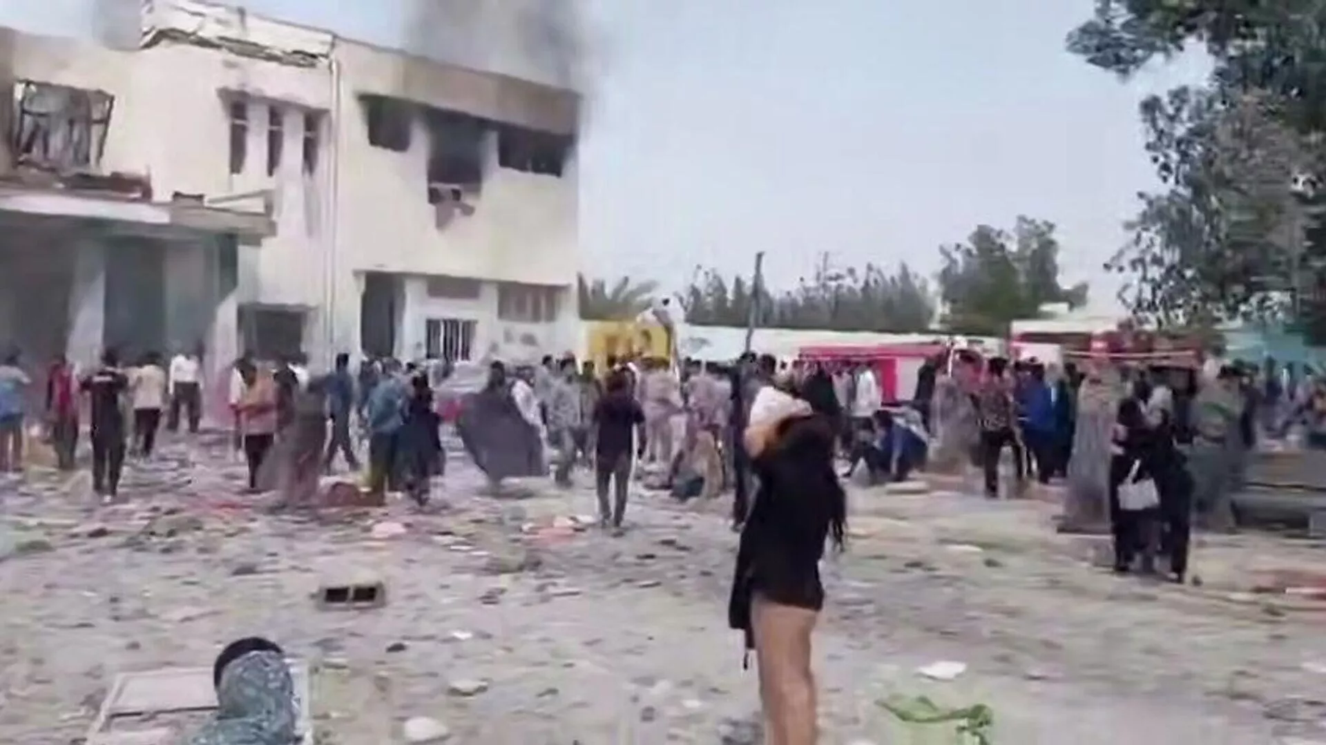 Irandaǵy mektepke jasalǵan shabýyl: qaza tapqan oqýshylardyń sany 150-ge jýyqtady