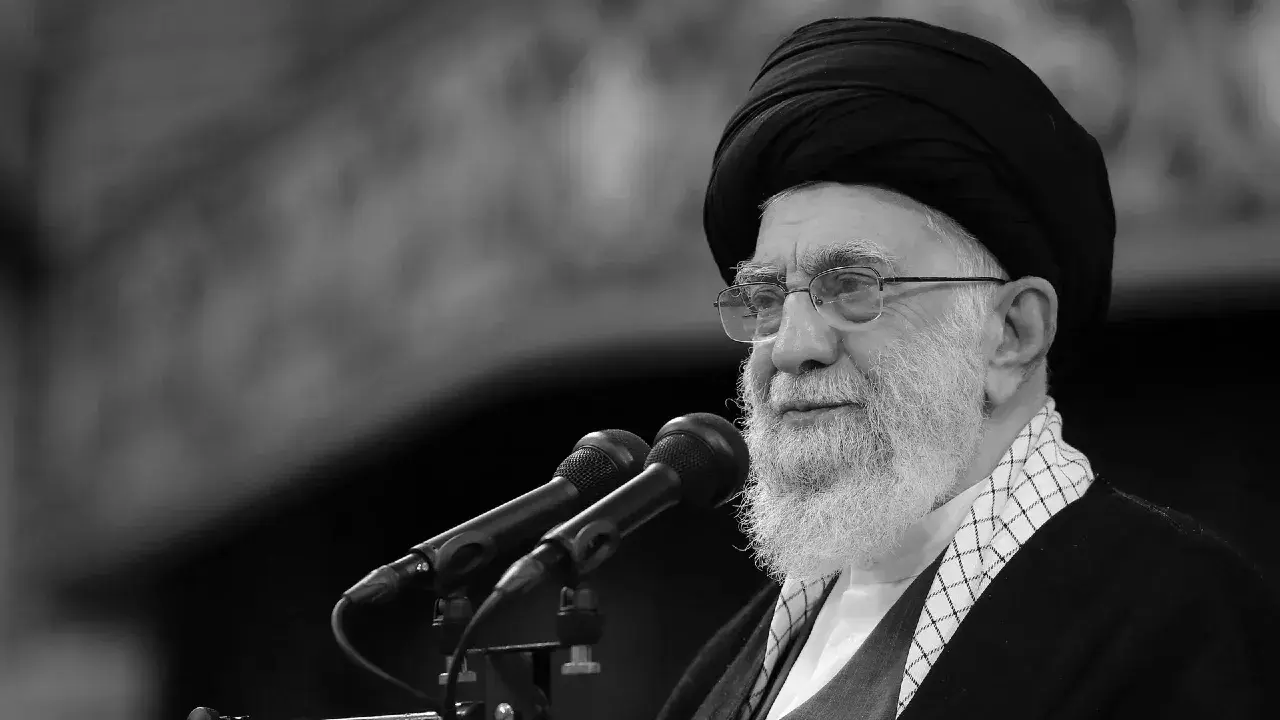 Iran Aıatolla Hameneıdiń qazasyn rastady: elde 40 kúndik aza tutý jarııalandy