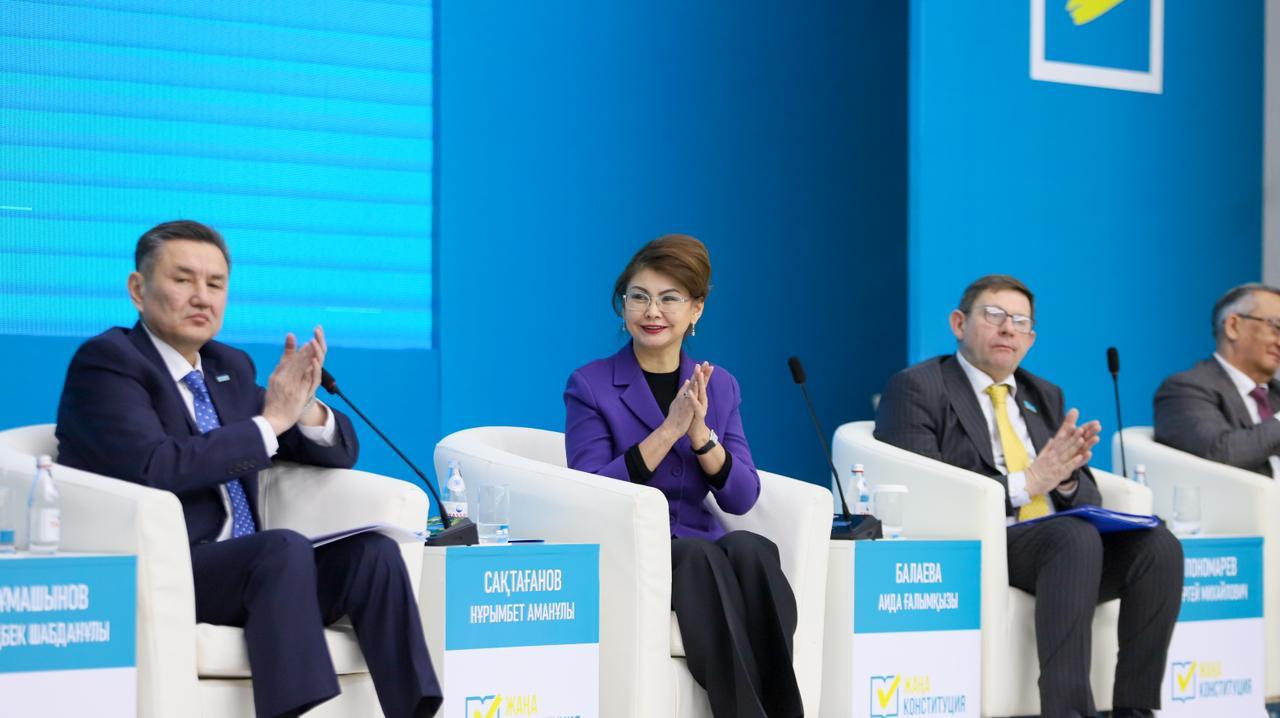 О́skemendegi ýnıversıtette jańa Konstıtýsııa jáne referendýmdy qoldaý máselesi talqylandy