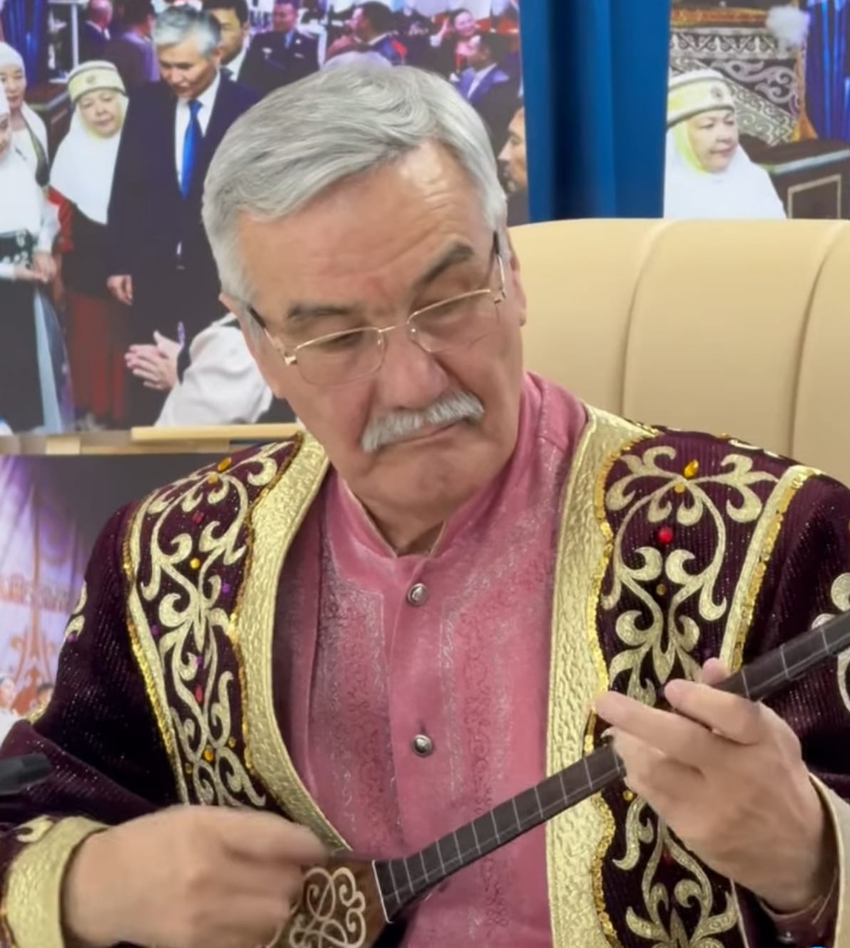 «Alǵys – amanat, án – mura» atty ádebı-mýzykalyq kesh ótti