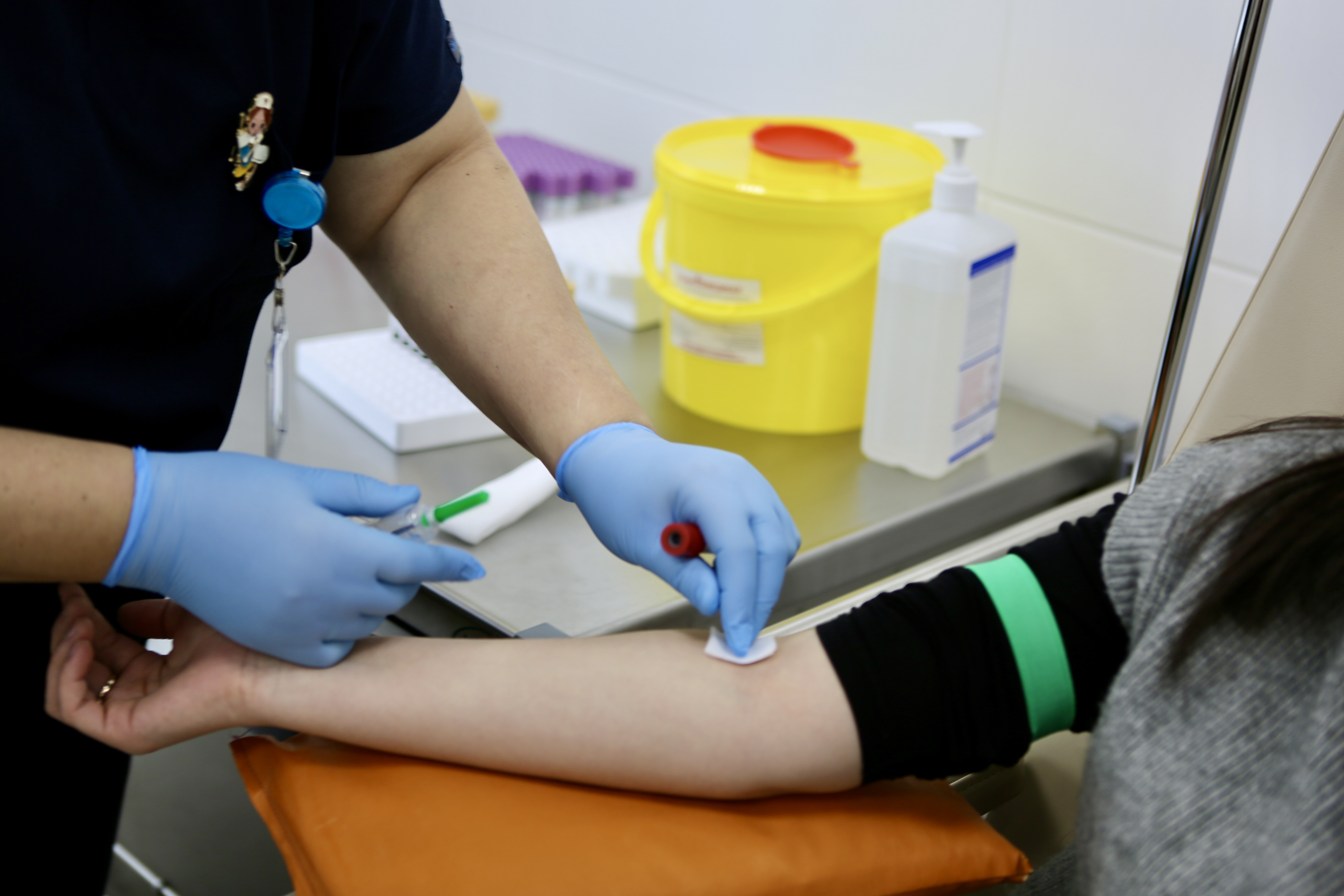 Qyzylshaǵa qarsy ekpe medısına qyzmetkerlerine de salynatyn boldy