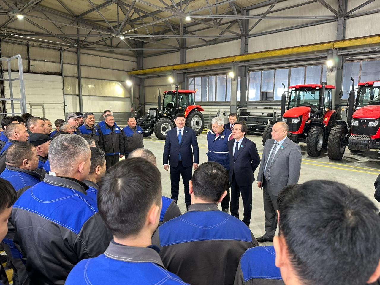 Memlekettik keńesshi Jalpyulttyq koalısııanyń múshelerimen birge Abaı oblysynyń turǵyndarymen birqatar kezdesý ótkizdi