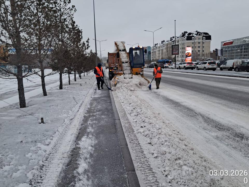 Astanada qar tazalaýǵa 1 748 tehnıka shyqty