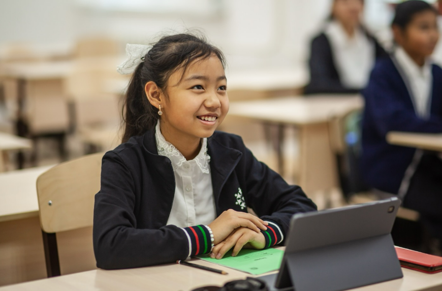 IýNISEF: Jańa Konstıtýsııa sıfrlyq dáýirde jeke derekterdi qorǵaýdy kúsheıtedi