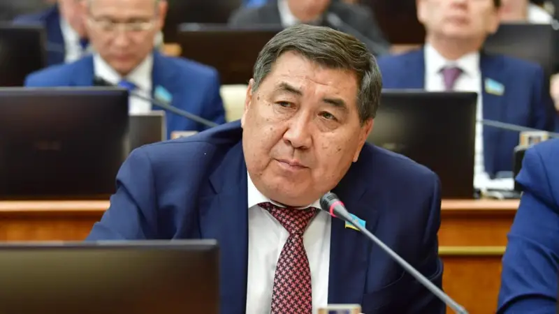 Ermurat Bapı: Álemde saıası ahýal ýshyqqan tusta jańa Konstıtýsııa jobasynyń mańyzy arta tústi