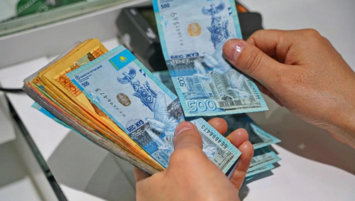 Tarazda 2500-den astam adamnyń zeınetaqy jarnasy tólenbeı kelgen