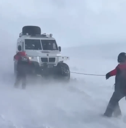 Qaraǵandy oblysynda qar qursaýynan 2 adam qutqaryldy