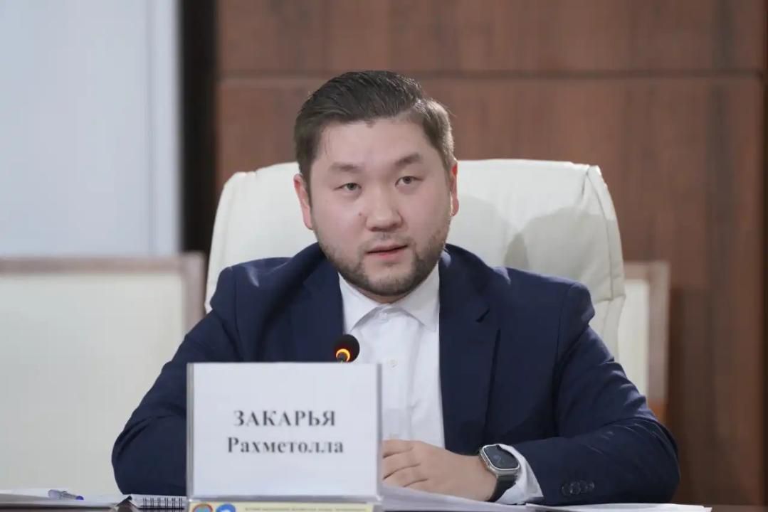 Rahmetolla Zakarıa: Konstıtýsııa memlekettiń saıası-fılosofııalyq bolmysyn bekitetin keshendi qujat