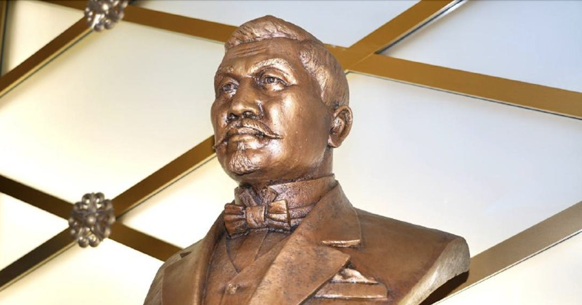 Máskeýde Álıhan Bókeıhanovqa bıýst ornatyldy