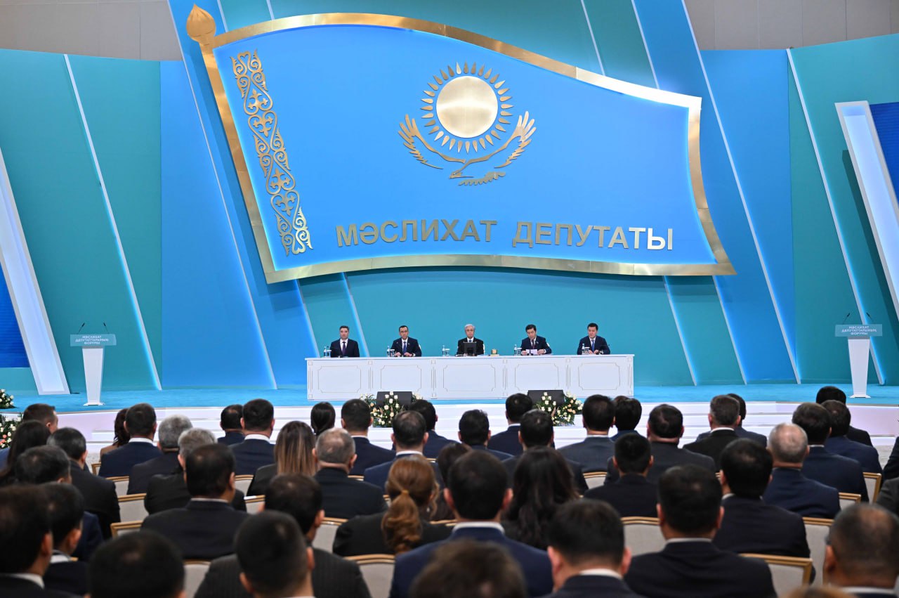 Máslıhat depýtattarynyń III respýblıkalyq forýmy ótip jatyr