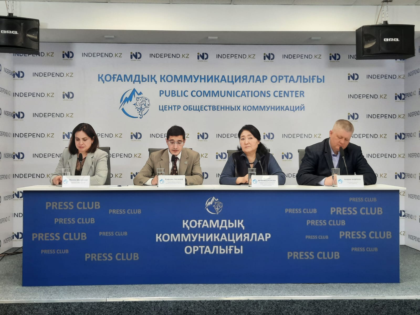 Almatyda táýelsiz baıqaýshylar shtabynyń brıfıngi ótti