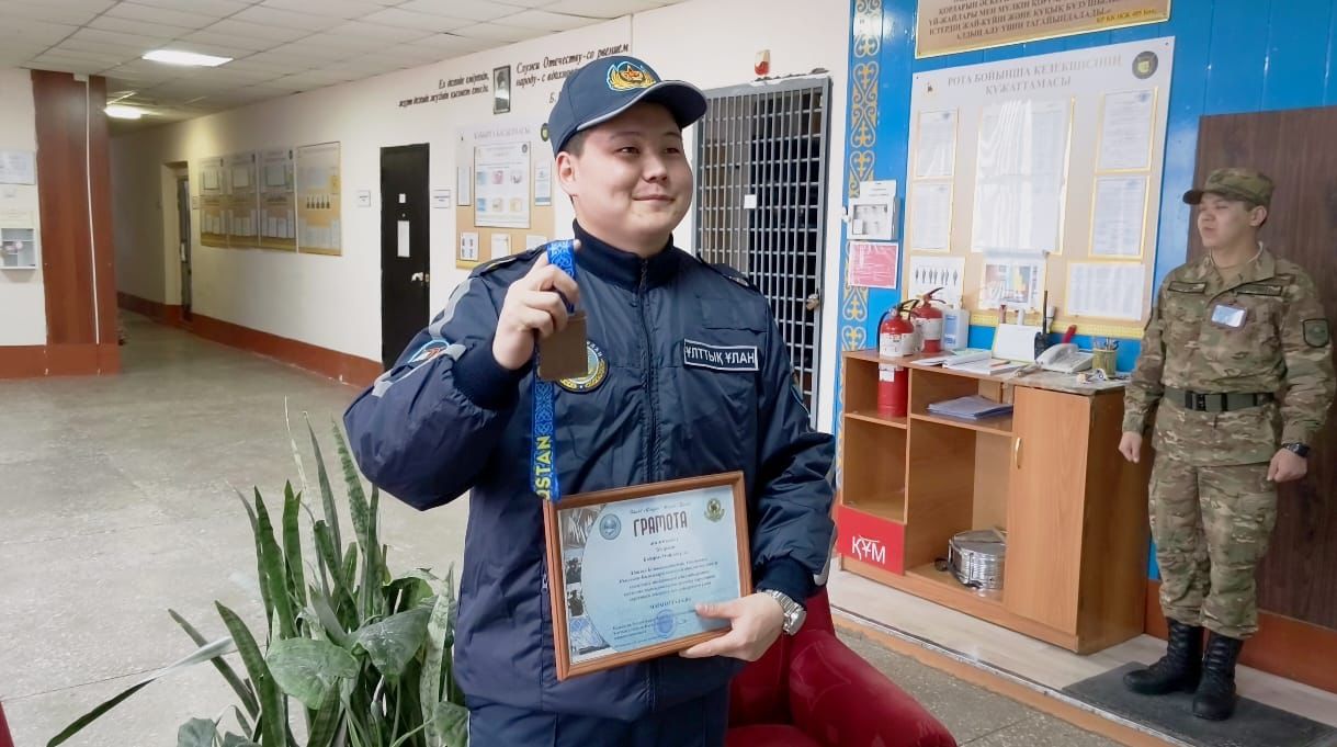 Ulandyqtar Kórisý kúni ata-analarymen tildesti