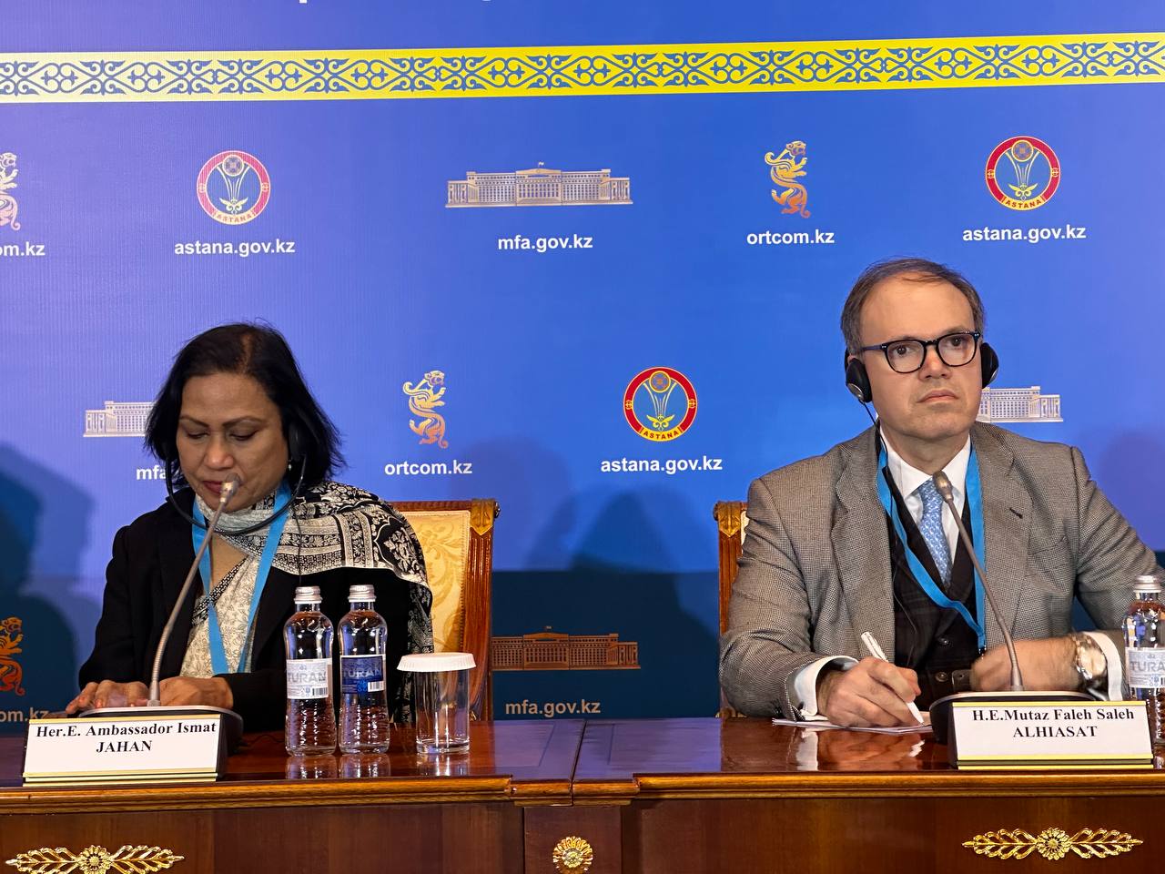 Baıqaýshylar: Daýys berý prosesi zańnamaǵa sáıkes ótip jatyr