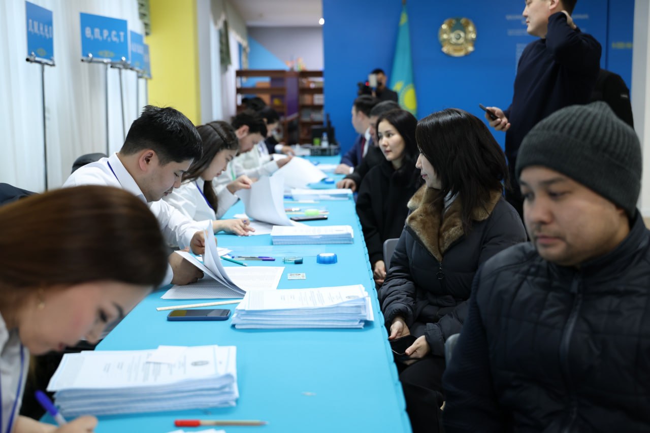 О́ńir turǵyndary referendýmǵa belsene qatysyp jatyr