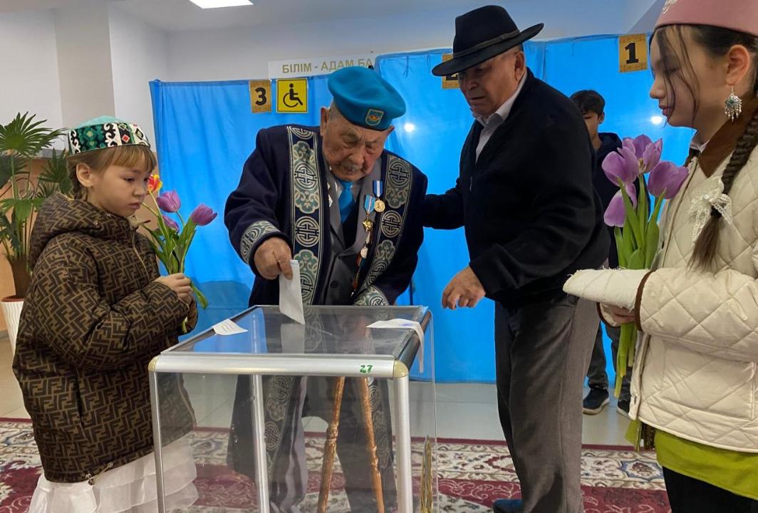 102 jastaǵy Uly Otan soǵysynyń ardageri referendýmda daýys berdi