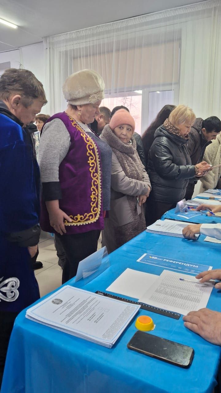 «El daýysy»: Saılaýshylar tańerteńnen bastap belsendi daýys berip jatyr