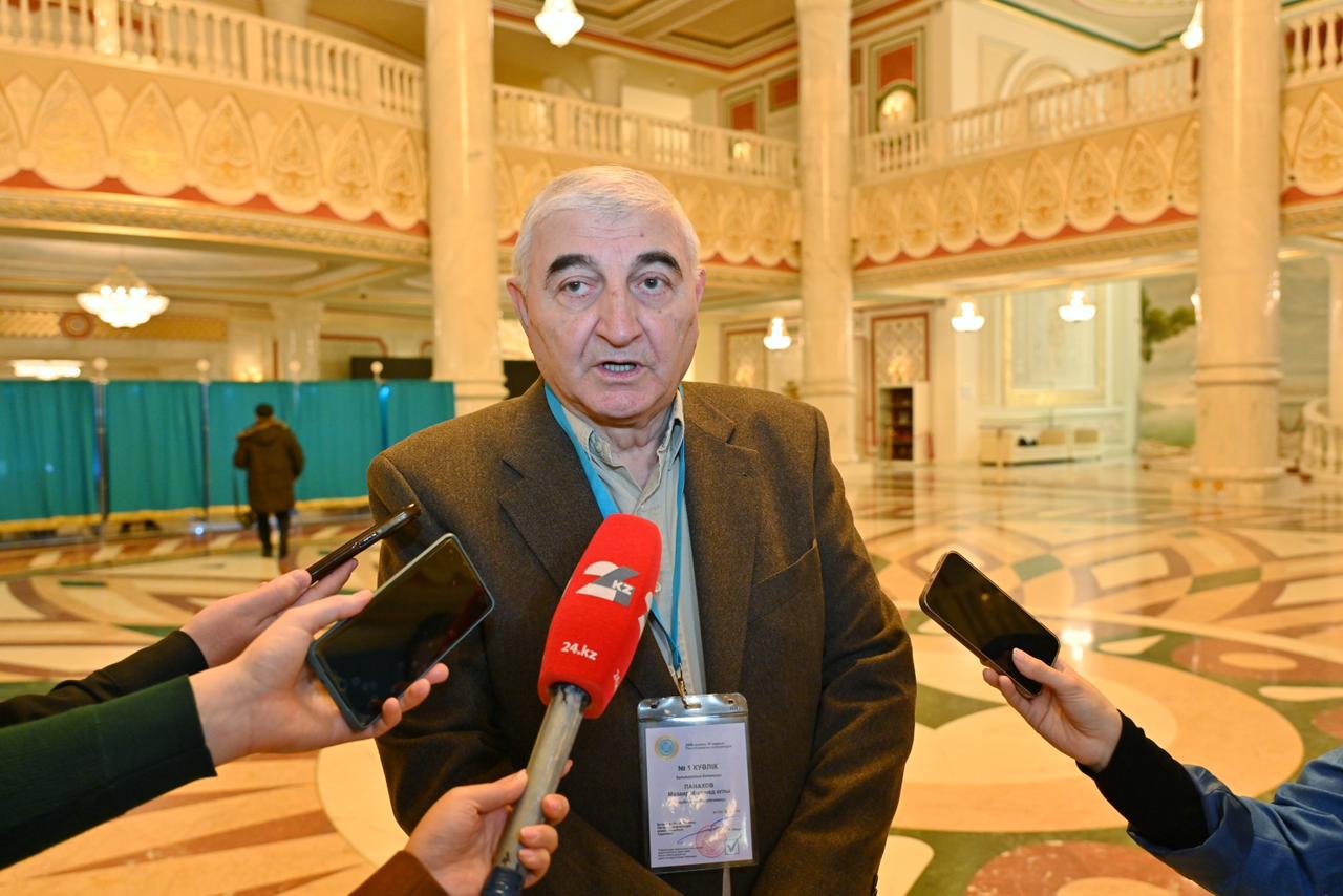 Ázerbaıjandyq baqylaýshy referendýmǵa oń baǵa berdi