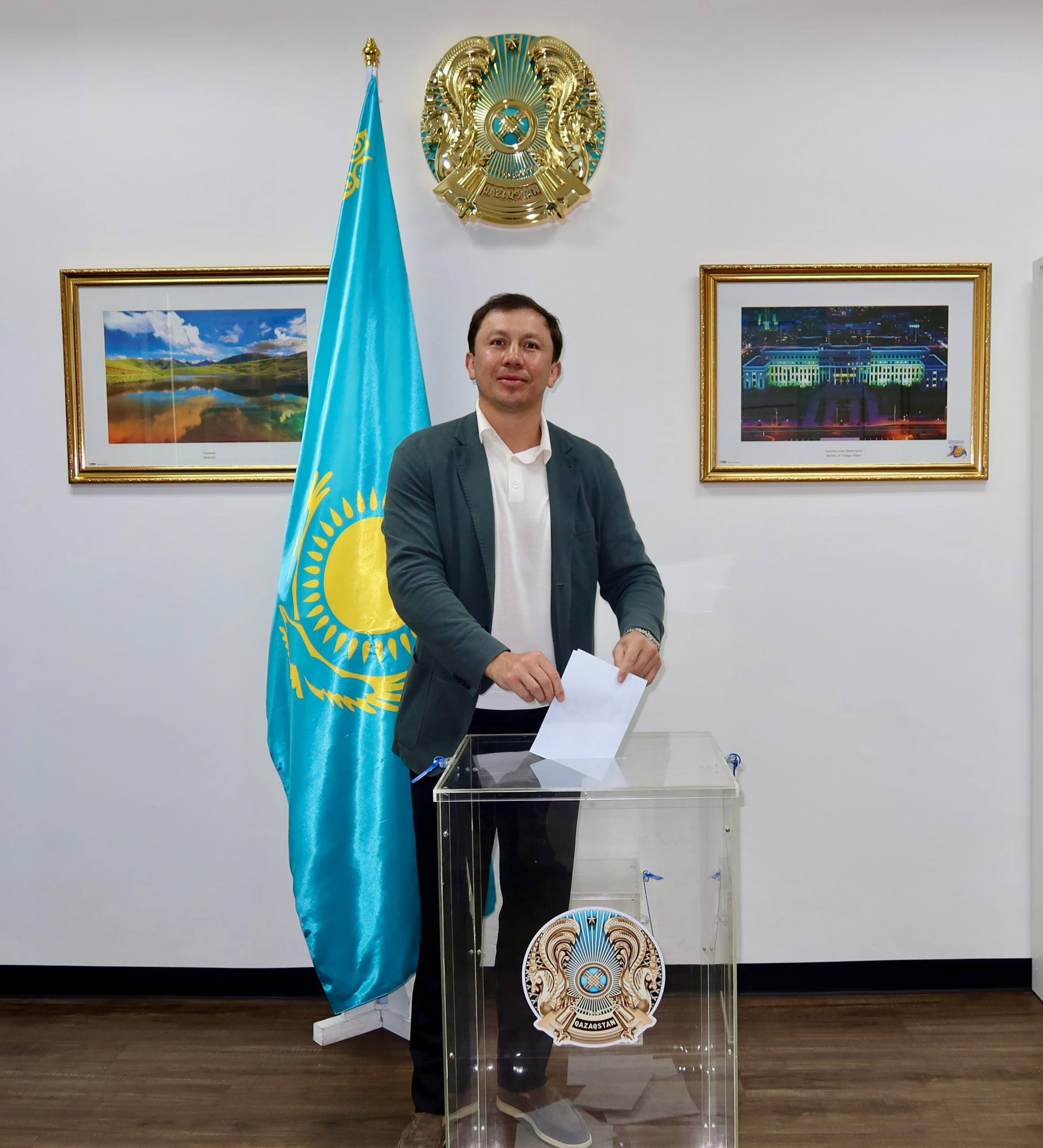 Gennadıı Golovkın Qazaqstannyń Taılandtaǵy Elshiligi janyndaǵy ýchaskede daýys berdi