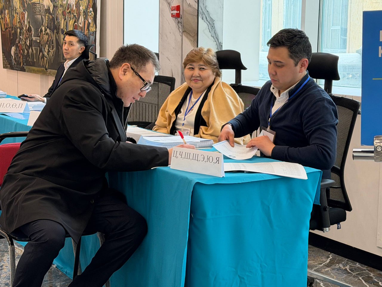 Baıqaýshylar: Referendým barysynda zańbuzýshylyqtar tirkelgen joq