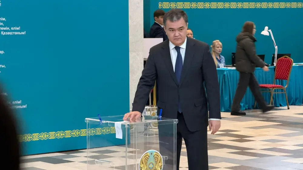 Astana ákimi referendýmda daýys berdi