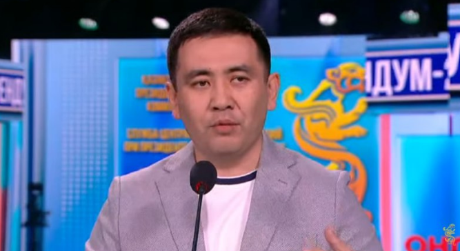 О́ńirlerdegi baıqaýshylar: Referendým zań sheńberinde ótip jatyr