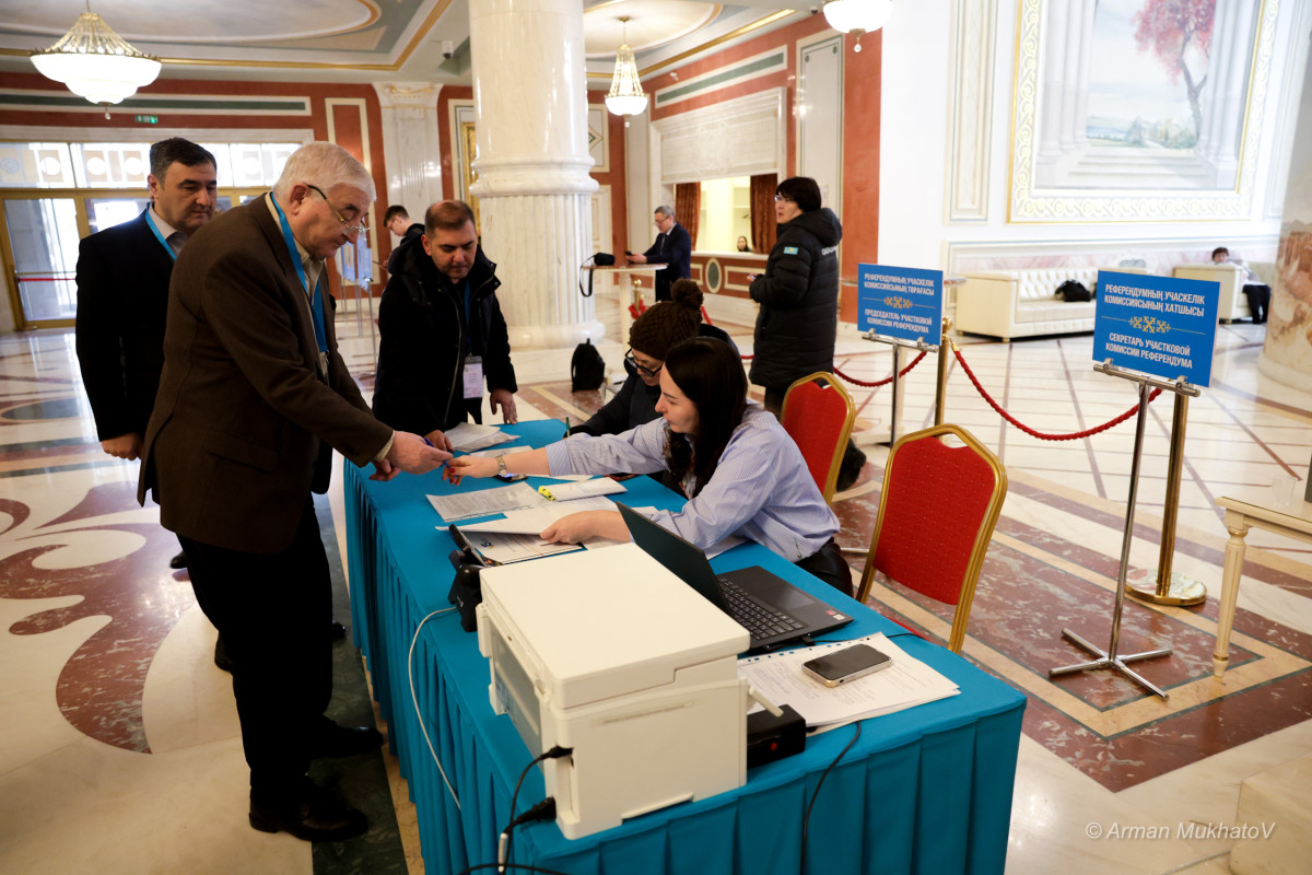 Ázerbaıjannyń OSK tóraǵasy Qazaqstandaǵy 50 saılaý ýchaskesin aralady