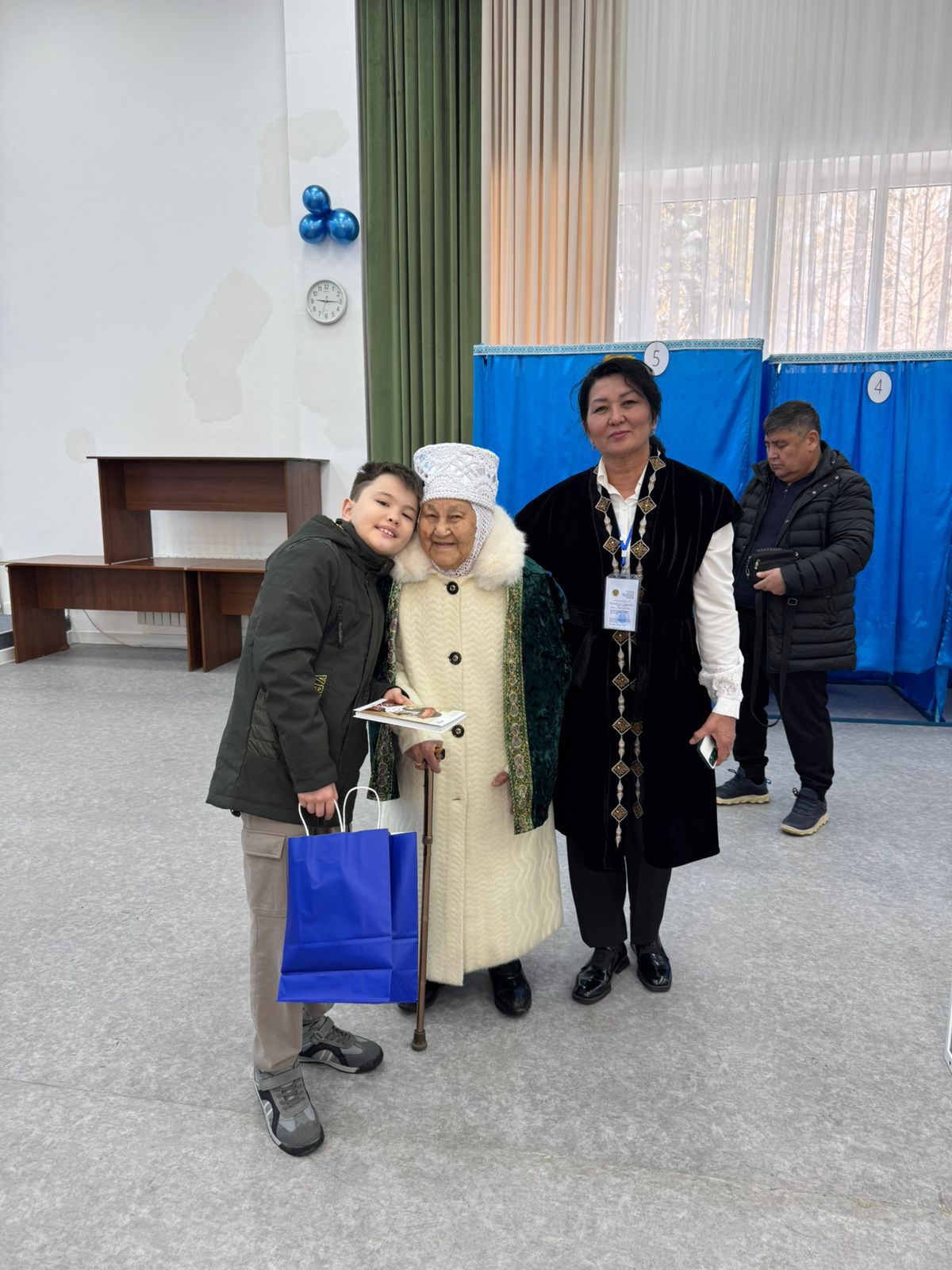 101 jastaǵy Almaty turǵyny referendýmda daýys berdi