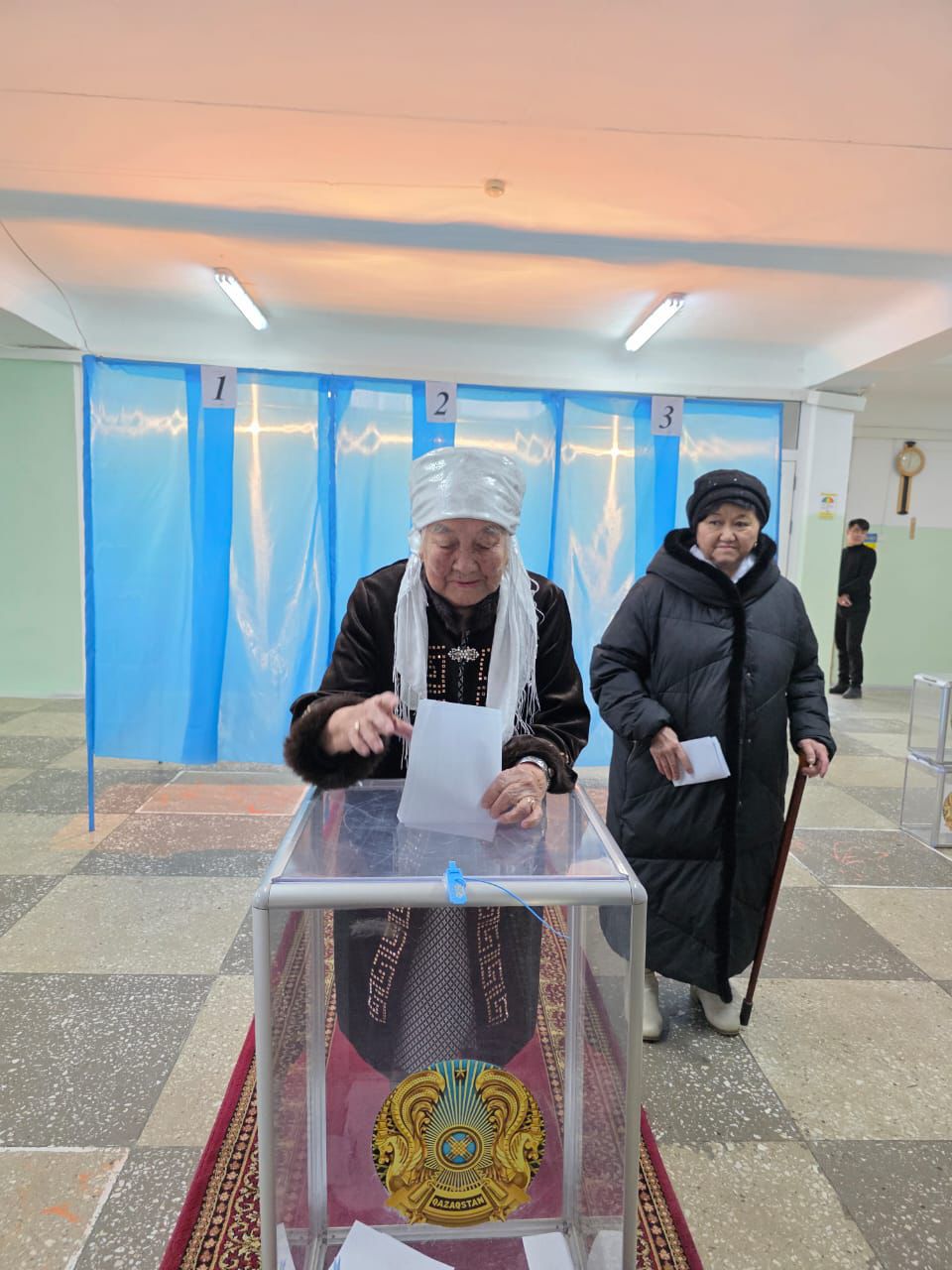 Balqashtyq ǵasyr ana referendýmda daýys berdi