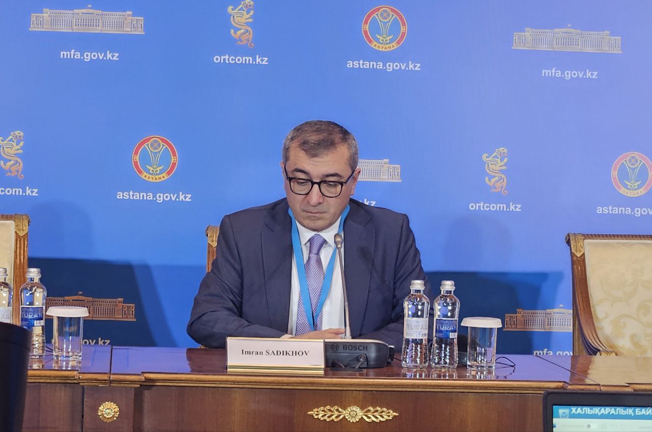 Imran Sadıhov: Bas hatshylyq referendýmnyń beıbit ári tártippen ótkenin joǵary baǵalaıdy