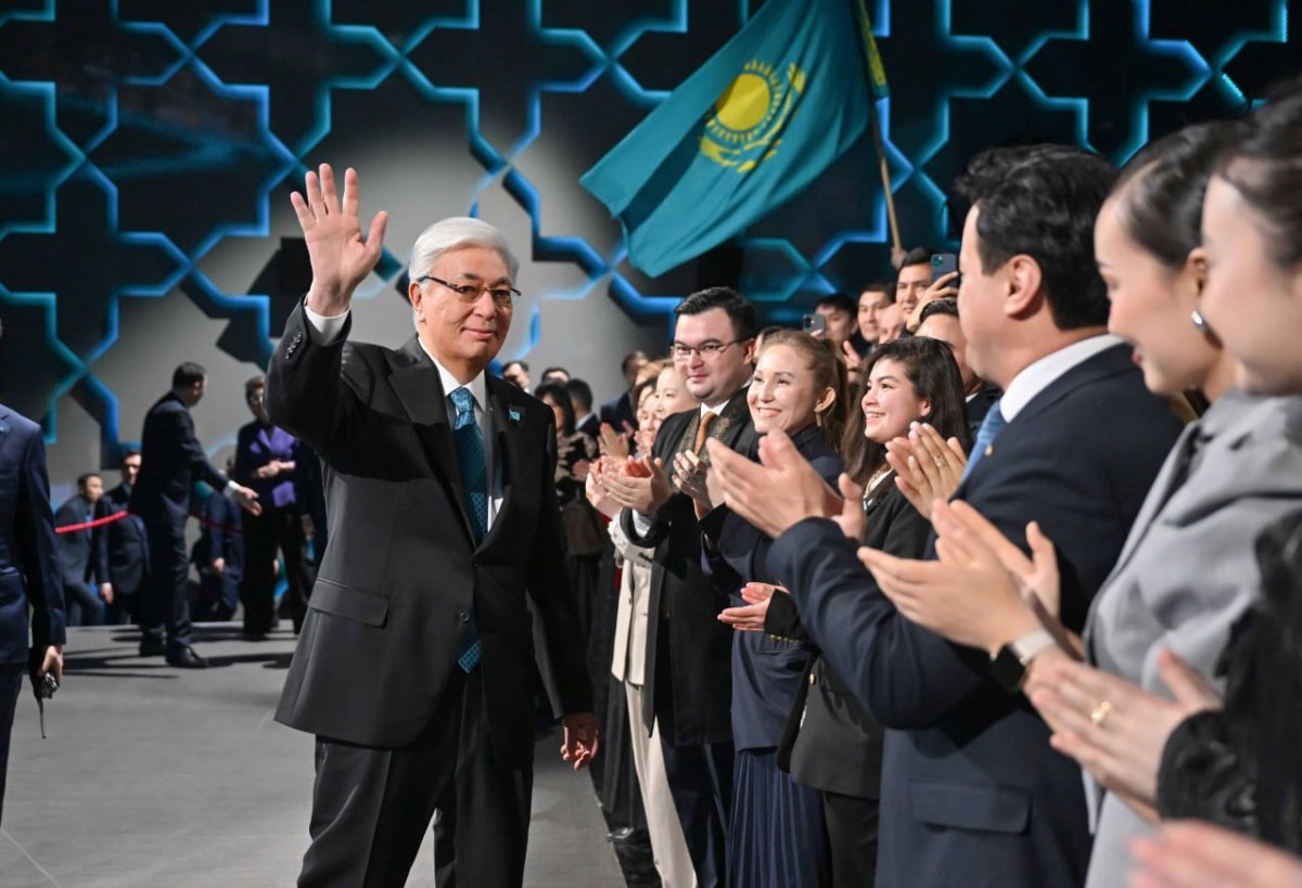 Memleket basshysyna respýblıkalyq referendým nátıjesine oraı quttyqtaý jedelhattary kelip tústi