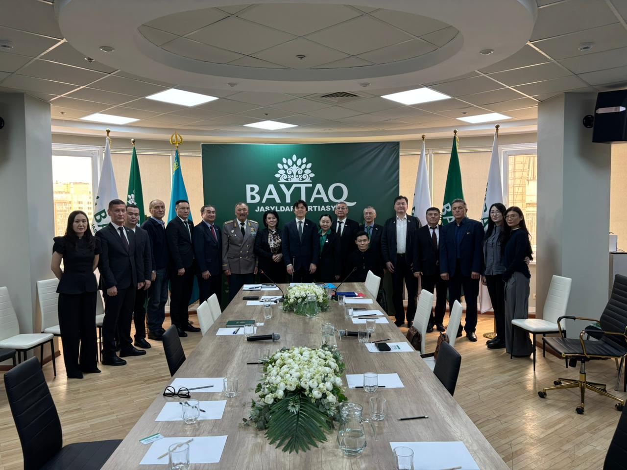 «Baıtaq» partııasynyń tóraǵasy: Konstıtýsııa elimizdiń damýyna berik quqyqtyq irgetas qalady