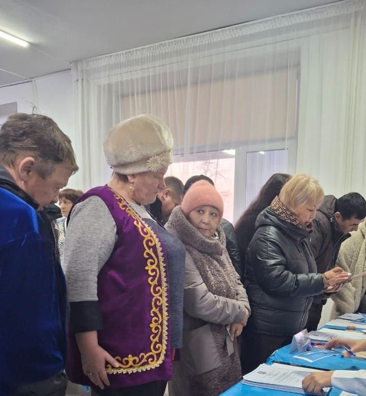 «El daýysy»: Saılaýshylar tańerteńnen bastap belsendi daýys berip jatyr