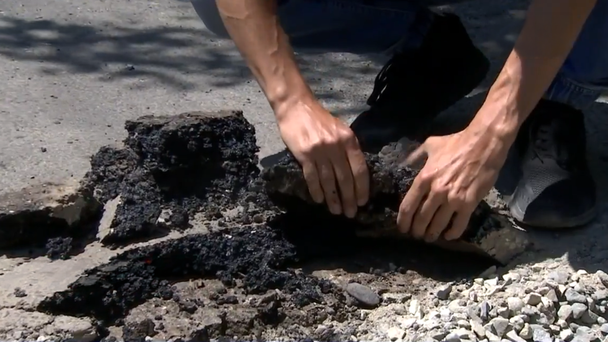 Elimizde jol qurylysyna bólingen bıýdjet talan-tarajǵa túsken