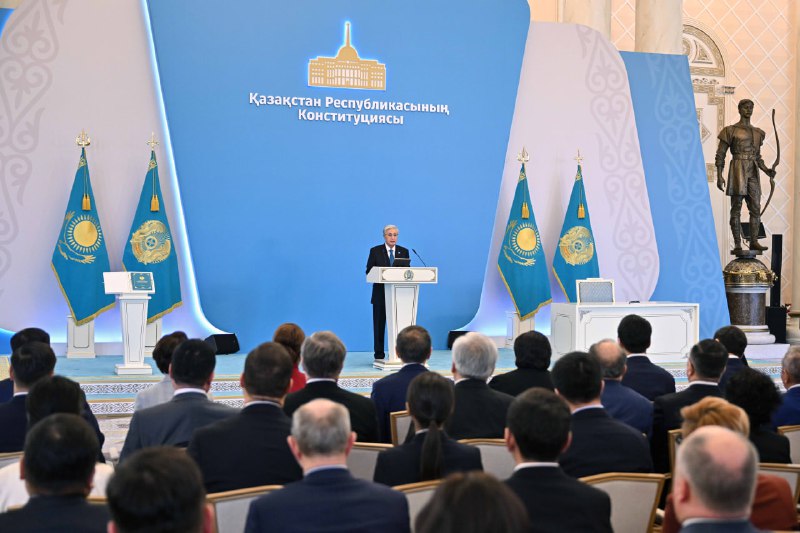 Prezıdent Konstıtýsııany qabyldaýǵa arnalǵan saltanatty jıynǵa qatysty