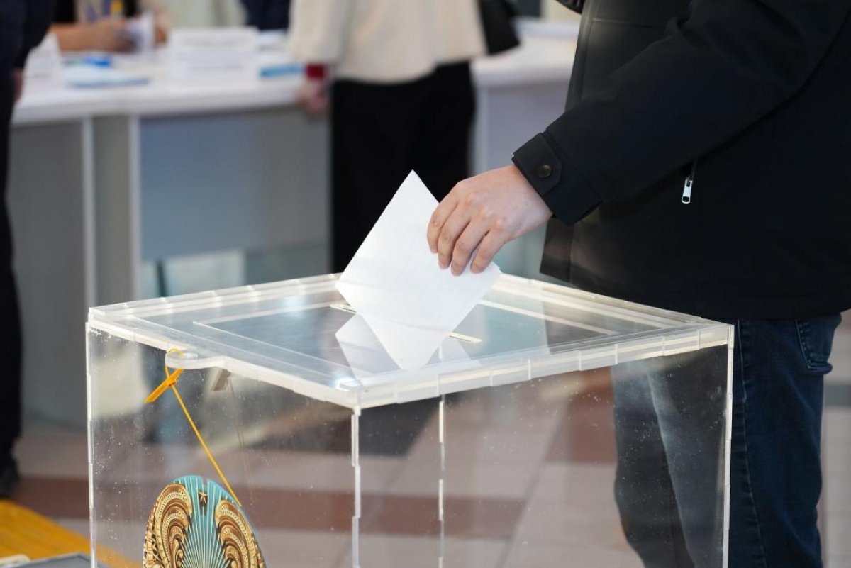 Jańa Konstıtýsııa – jańarý men turaqtylyqqa qoǵamdyq tańdaý