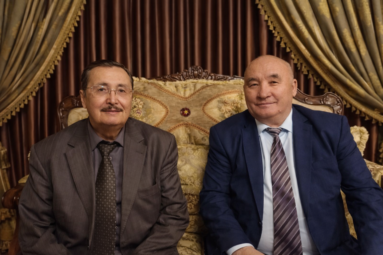 Dástúr men tulǵa: jyraýlyq joldyń sabaqtastyǵy