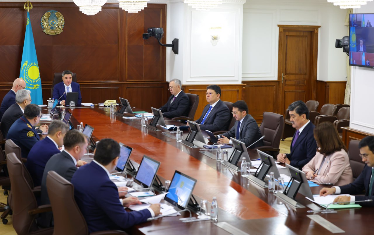Bektenov: Júrgizilip jatqan aýqymdy ózgerister Qazaqstannyń kez kelgen syn-qaterlerge tótep berýin qamtamasyz etedi