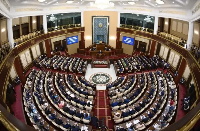 20 naýryzda Parlament Palatalarynyń birlesken otyrysy ótedi