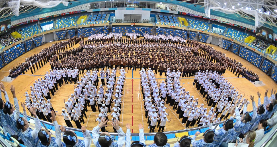 On segiz myń bala asyq oıynyn dáriptedi