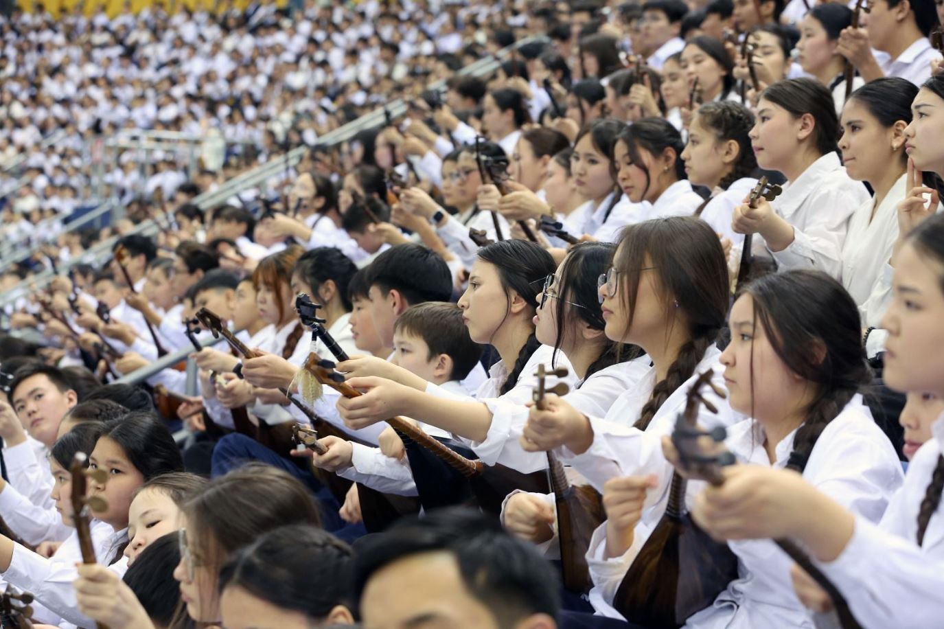 11 500 dombyrashy: Ulttyq rekord tirkeldi