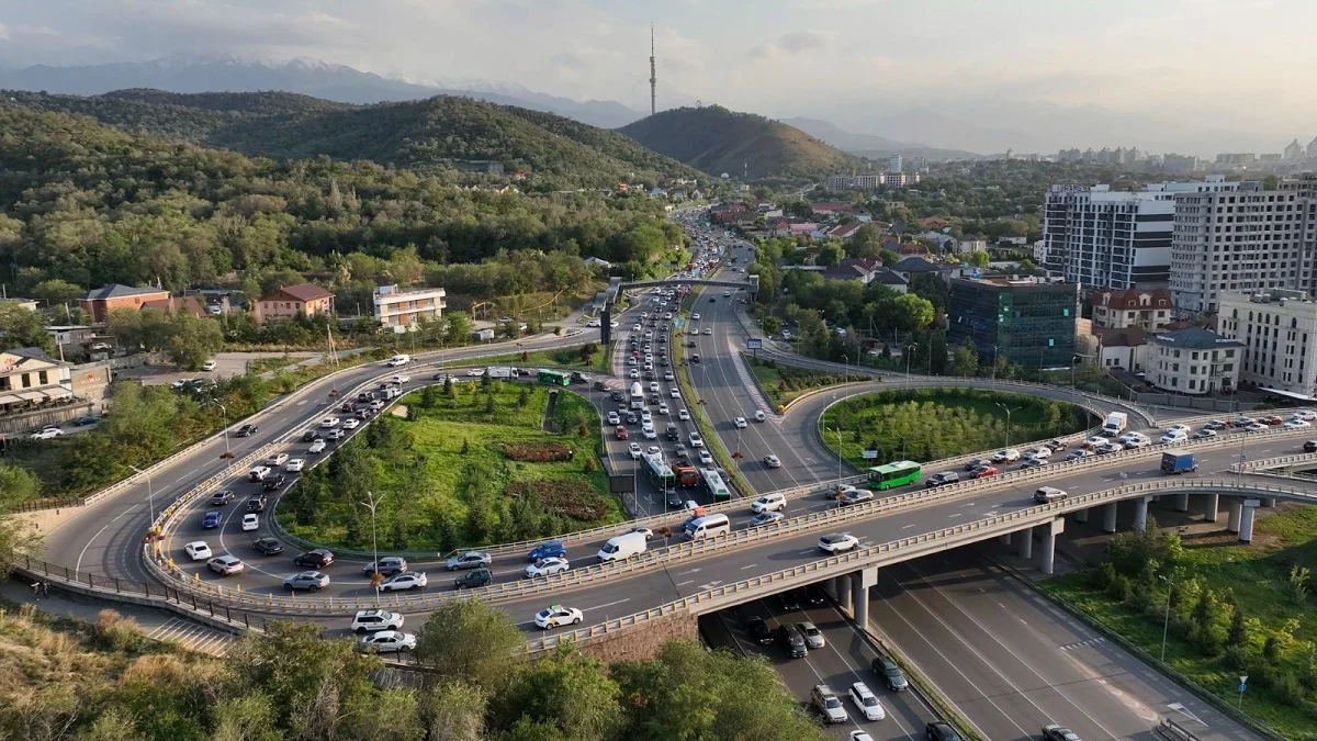 Almatyda eki kúnge kólik qozǵalysy shekteledi