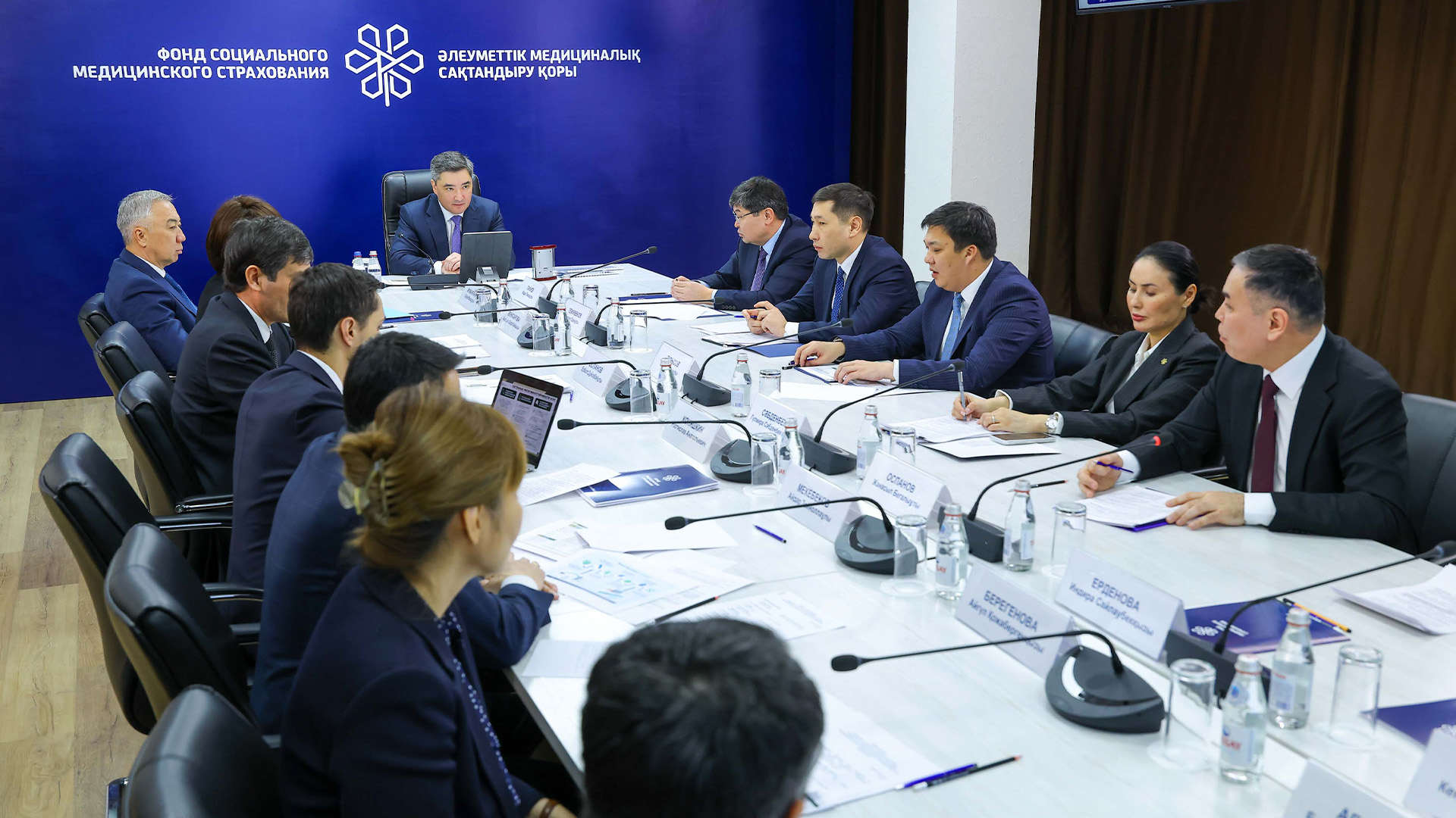 Densaýlyq saqtaý júıesin jetildirý jónindegi keńes