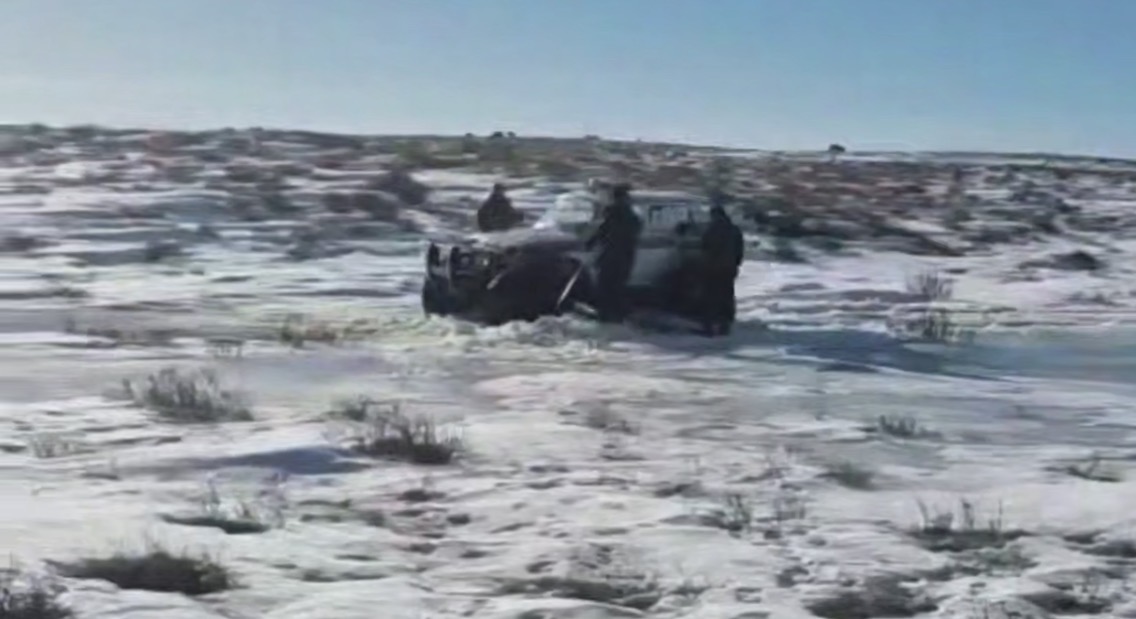 Attyń astynda qalyp, aıaǵy synǵan: Qutqarýshylar 5 kún boıy dalada túnegen er adamdy qutqardy