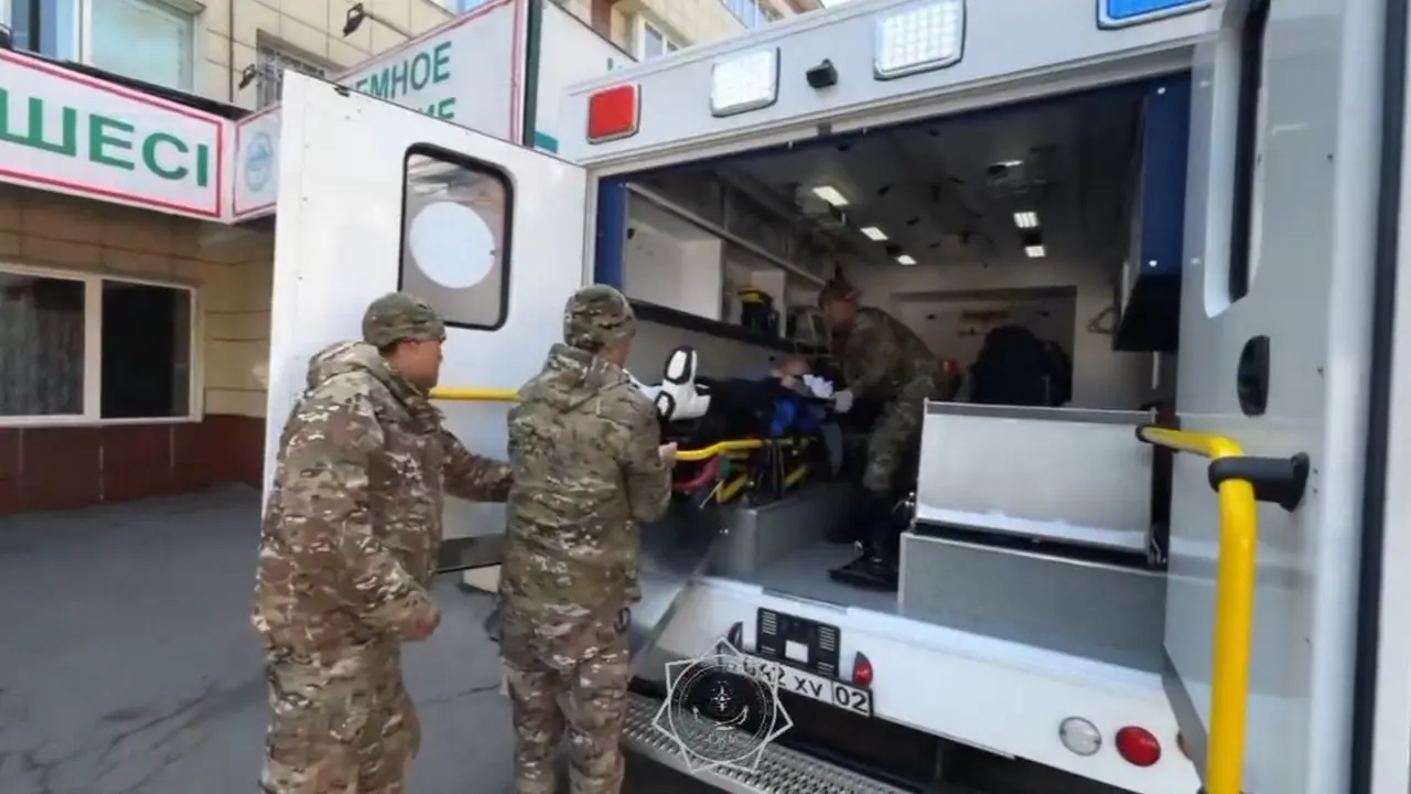 Almaty taýlarynda týrıst aýyr bas jaraqatyn aldy