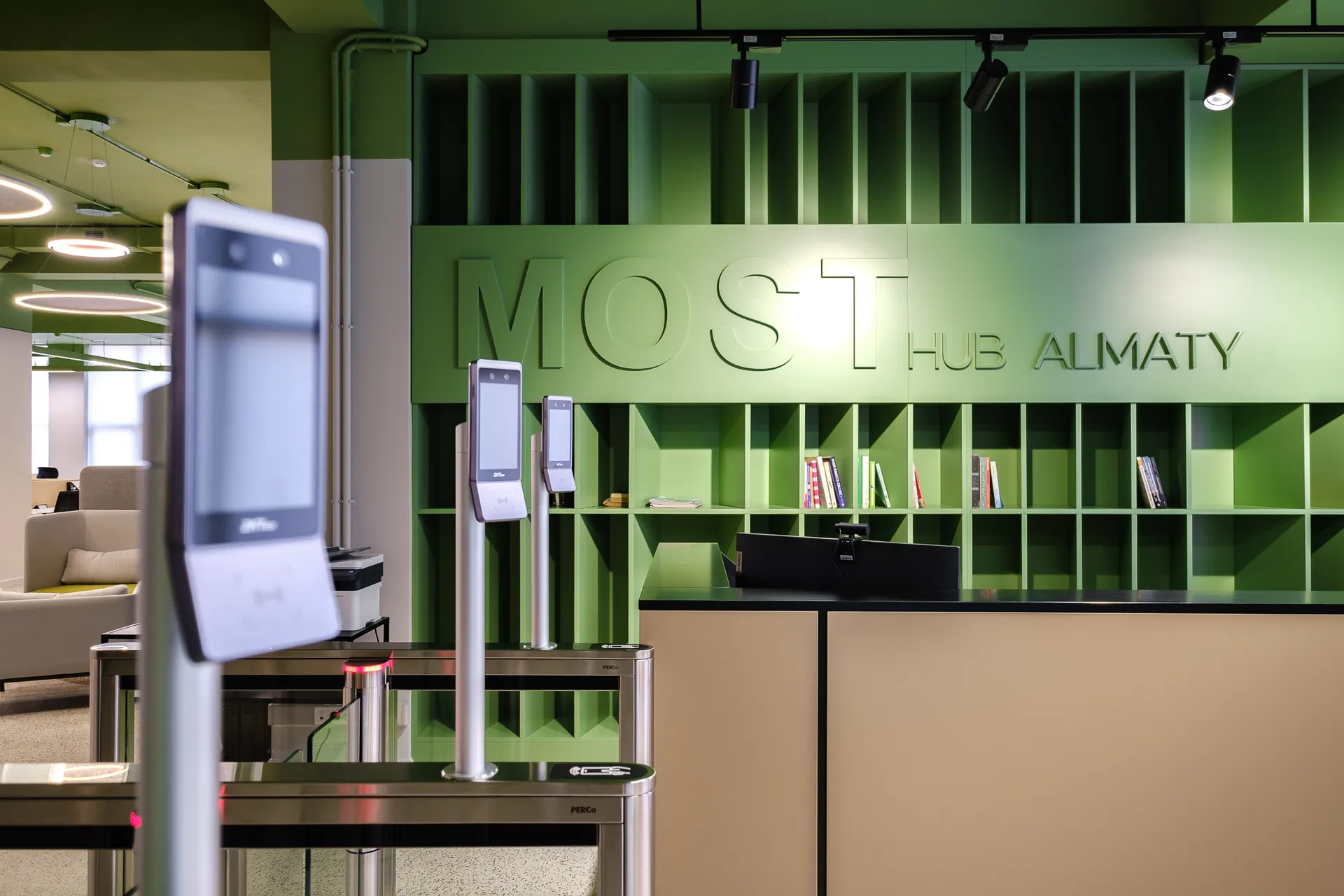 Almaty Kremnıı alqabyna aınala ma?