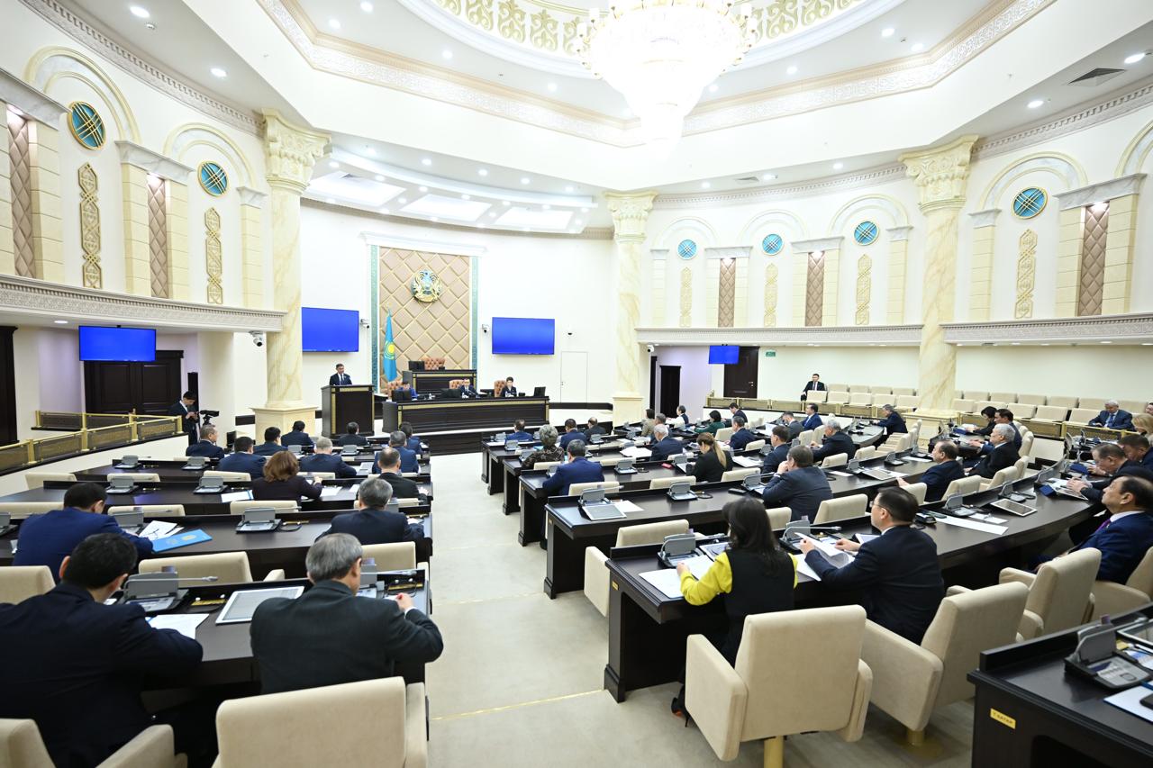 Alıment júıesin retteıtin zań maquldandy