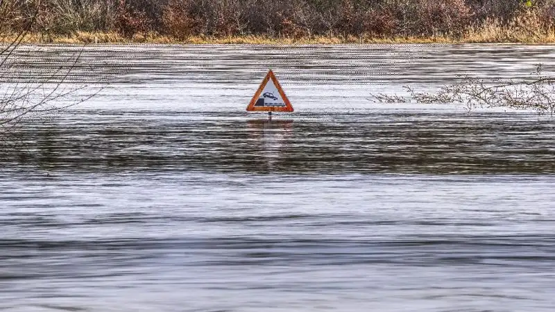 Aqmola oblysynda ózen tasyp, kópirdi sý basyp qaldy