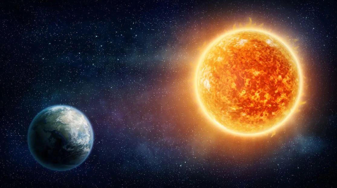 Kúnde qýatty jarqyl tirkeldi: Jerge qalaı áser etýi múmkin?